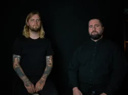 It Follows: W tunelu, którym idziemy, nie pali się światło #wywiad