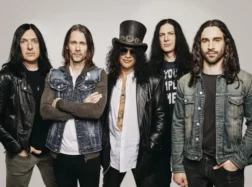 <strong>Slash zapowiedział koncert w Polsce!</strong>