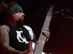 Fieldy z Korn potrzebuje czasu. Basistę wspiera kolega z zespołu