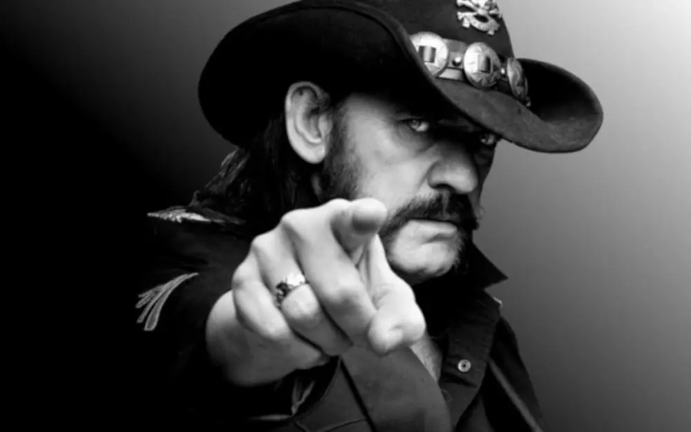 Odsłonięto pomnik Lemmy’ego w jego rodzinnym mieście!