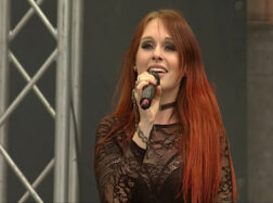 <strong>Fabienne Erni (Eluveitie) w coverze zespołu Ghost „Call Me a Little Sunshine”</strong>