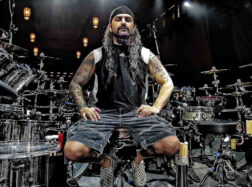 <strong>Mike Portnoy: „Nie potrzebujesz wytwórni aby pokazać swoją muzykę światu.”</strong>