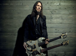<strong>Ron „Bumblefoot” Thal o Sons of Apollo: „Czas przeszły”.</strong>
