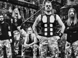 Pär Sundström (Sabaton): „W dużej mierze cały czas jesteśmy zespołem typu „zrób to sam””