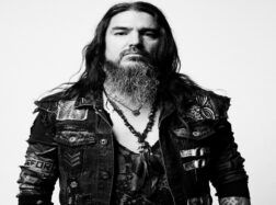 Robb Flynn (Machine Head) o walce z uzależnieniem: „Krzyczałem i płakałem”