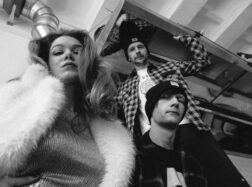 Wij rusza w kraj promować ostatnią EP-kę, zatytułowaną „Bluzg”